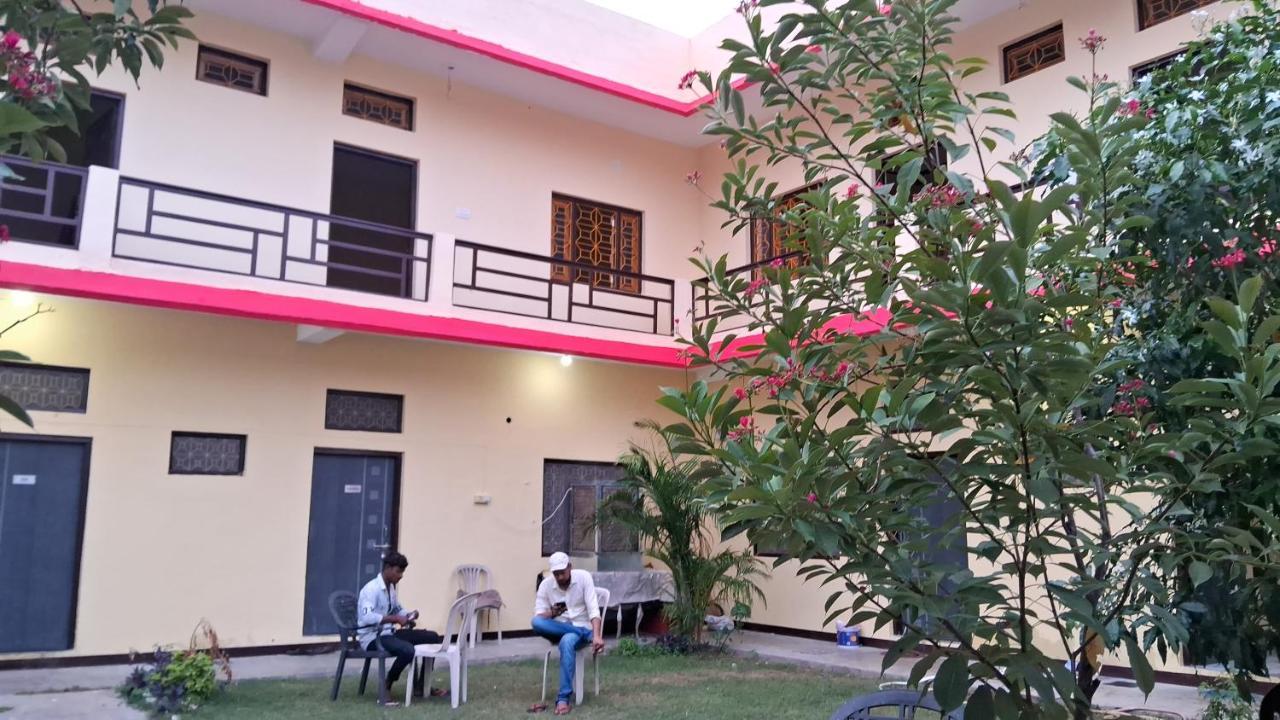 Blue Sky Homestay Khajurāho المظهر الخارجي الصورة
