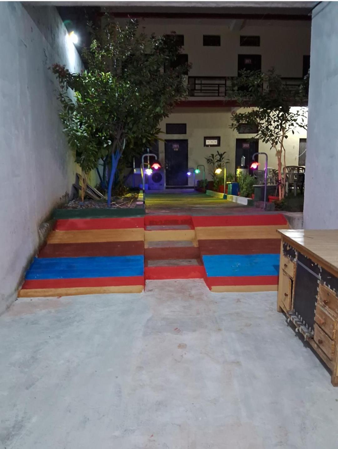 Blue Sky Homestay Khajurāho المظهر الخارجي الصورة